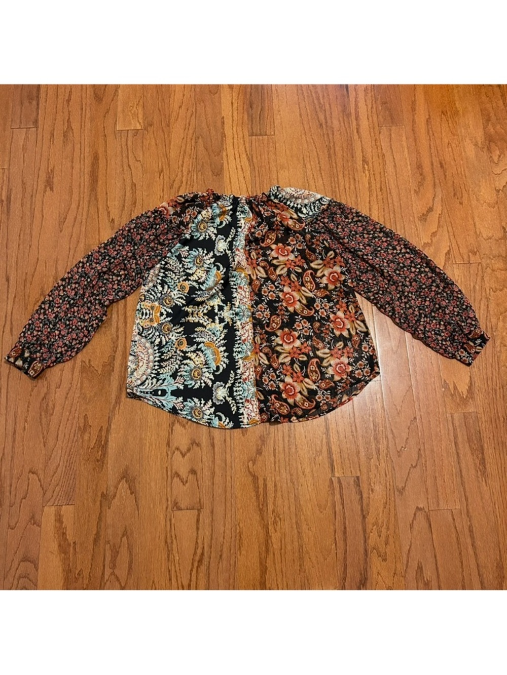 Paisley Boho Blouse Multicolor Stretch Top Size L Soft Knit - Picture 4 of 8